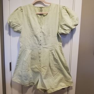 SHEIN MINT GREEN, SHORTS ROMPER PUFF SLEEVE